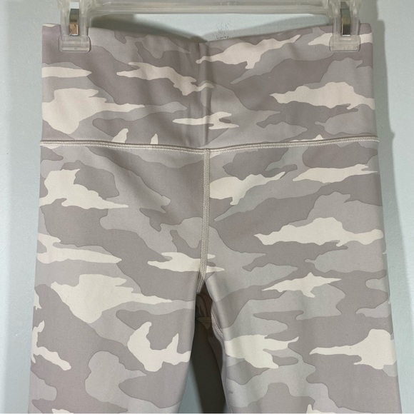 Athleta High Rise Elation Camo 7/8 Tight Leggings Tights in Taupe White sz S - Picture 4 of 13